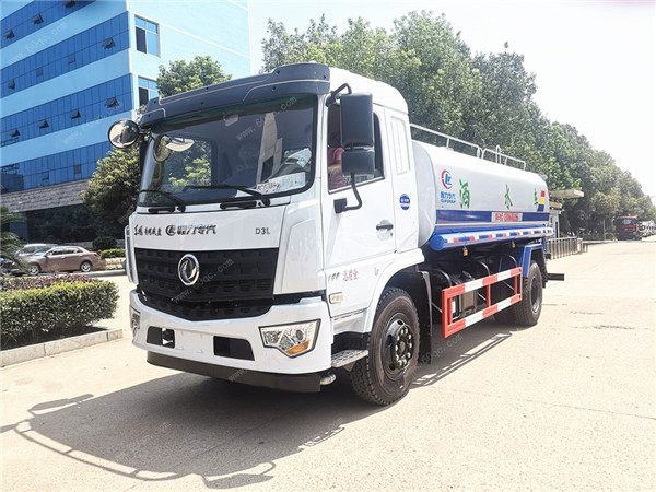 程力園林綠化灑水車城市美化建設